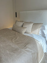 Load image into Gallery viewer, Cream Super King Bed Set